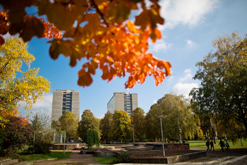 Blick auf die Universitätsgebäude in der Keplerstraße.